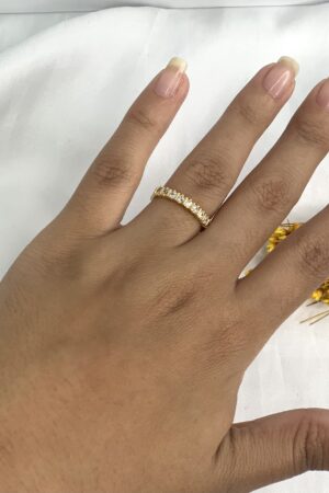 Anel com Zircônias Redondas - Semijoia Ouro