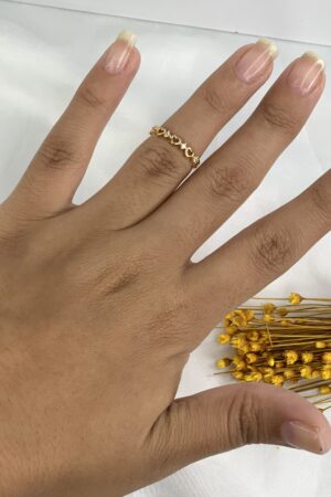 Anel Mini Corações Vazados com Zircônias - Semijoia Ouro