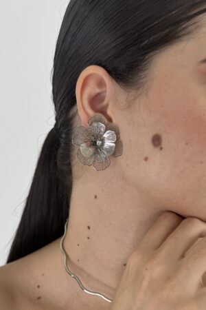 Brinco Flor Aramada Com Zircônia - Semijoia Ródio